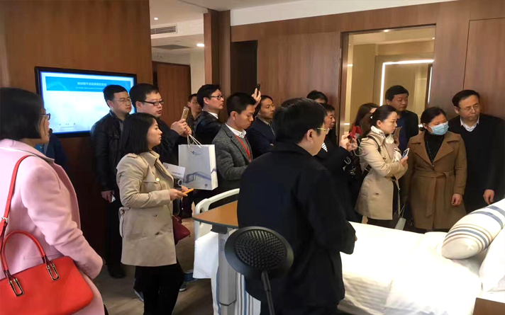 婦科鋼質門